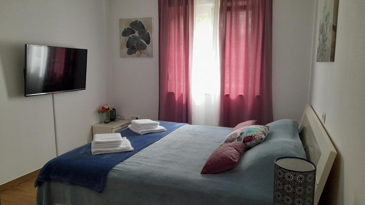 Pinezići Apartments & Room Danijel מראה חיצוני תמונה