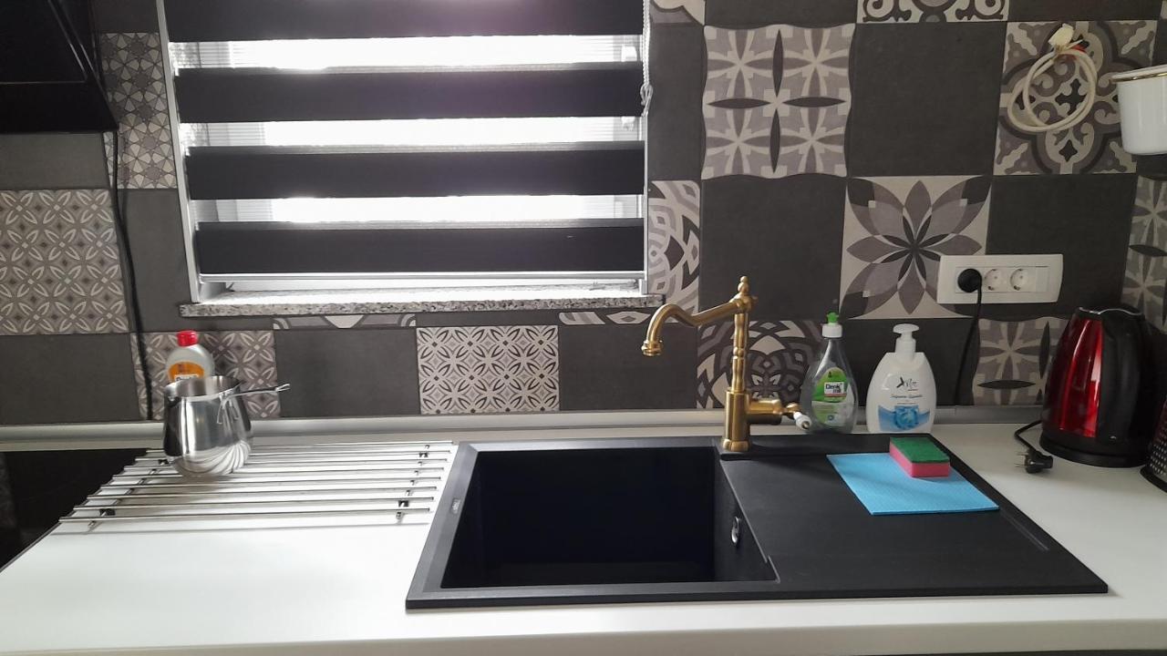 Pinezići Apartments & Room Danijel מראה חיצוני תמונה