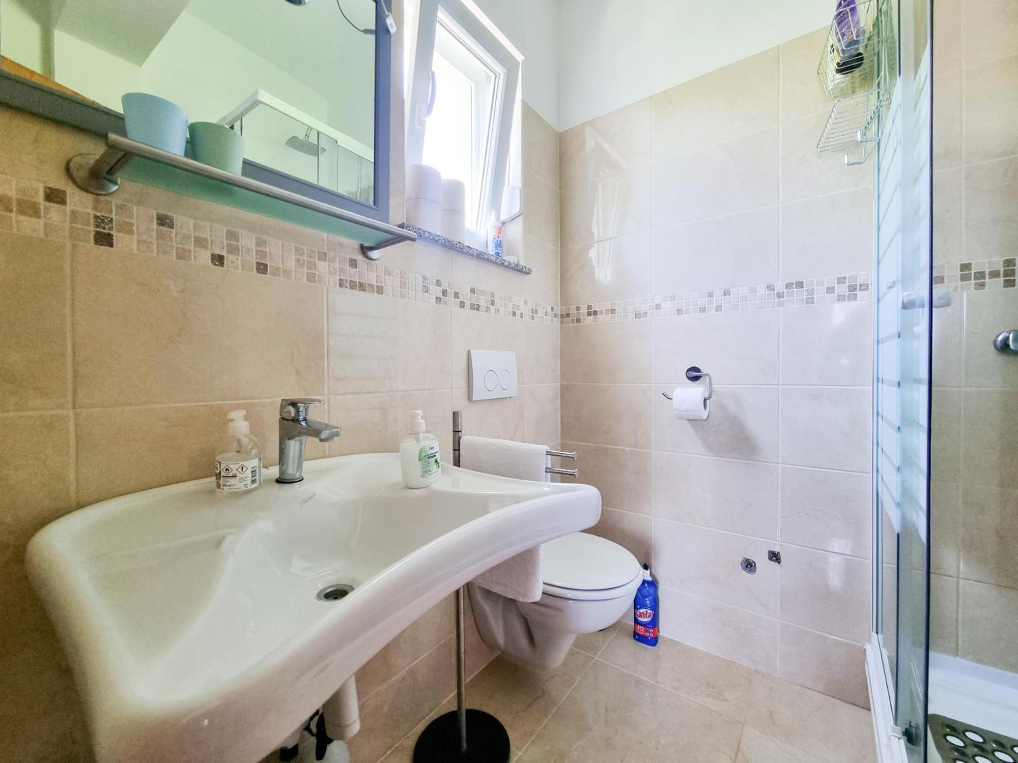 Pinezići Apartments & Room Danijel מראה חיצוני תמונה