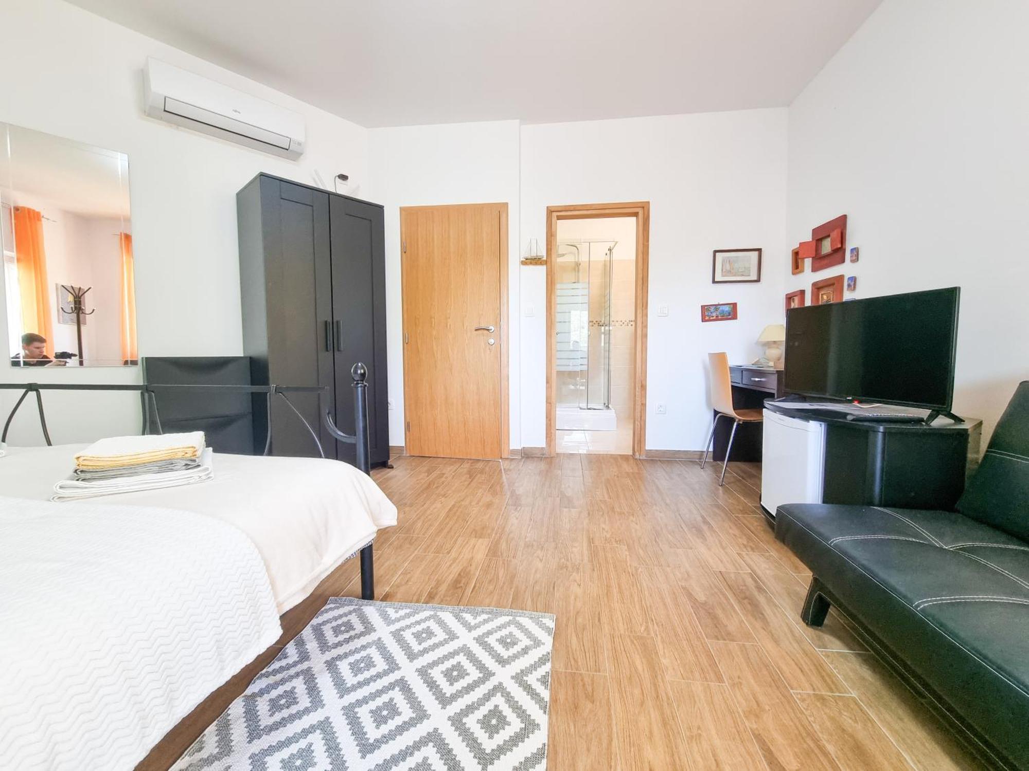 Pinezići Apartments & Room Danijel מראה חיצוני תמונה