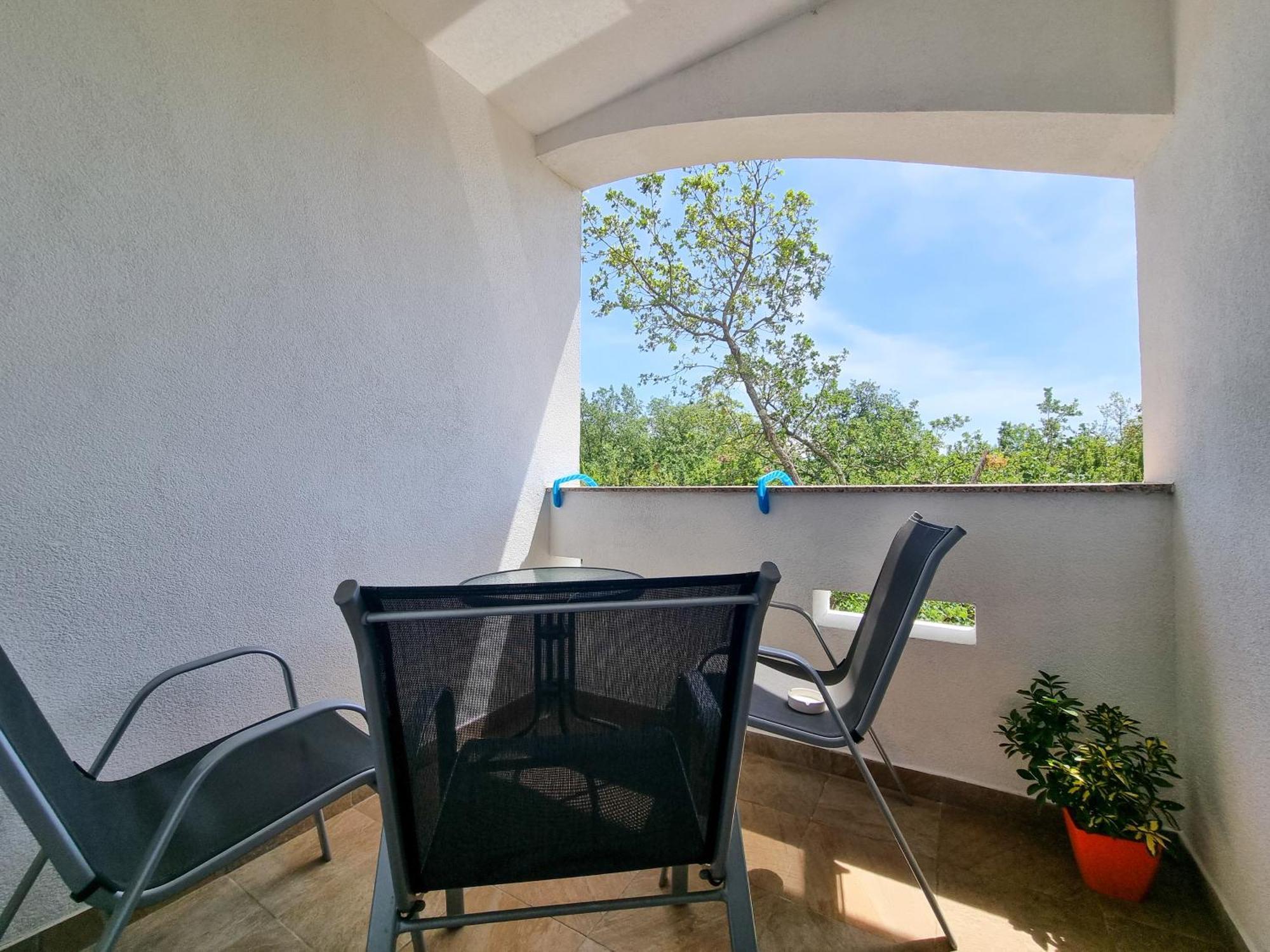 Pinezići Apartments & Room Danijel מראה חיצוני תמונה