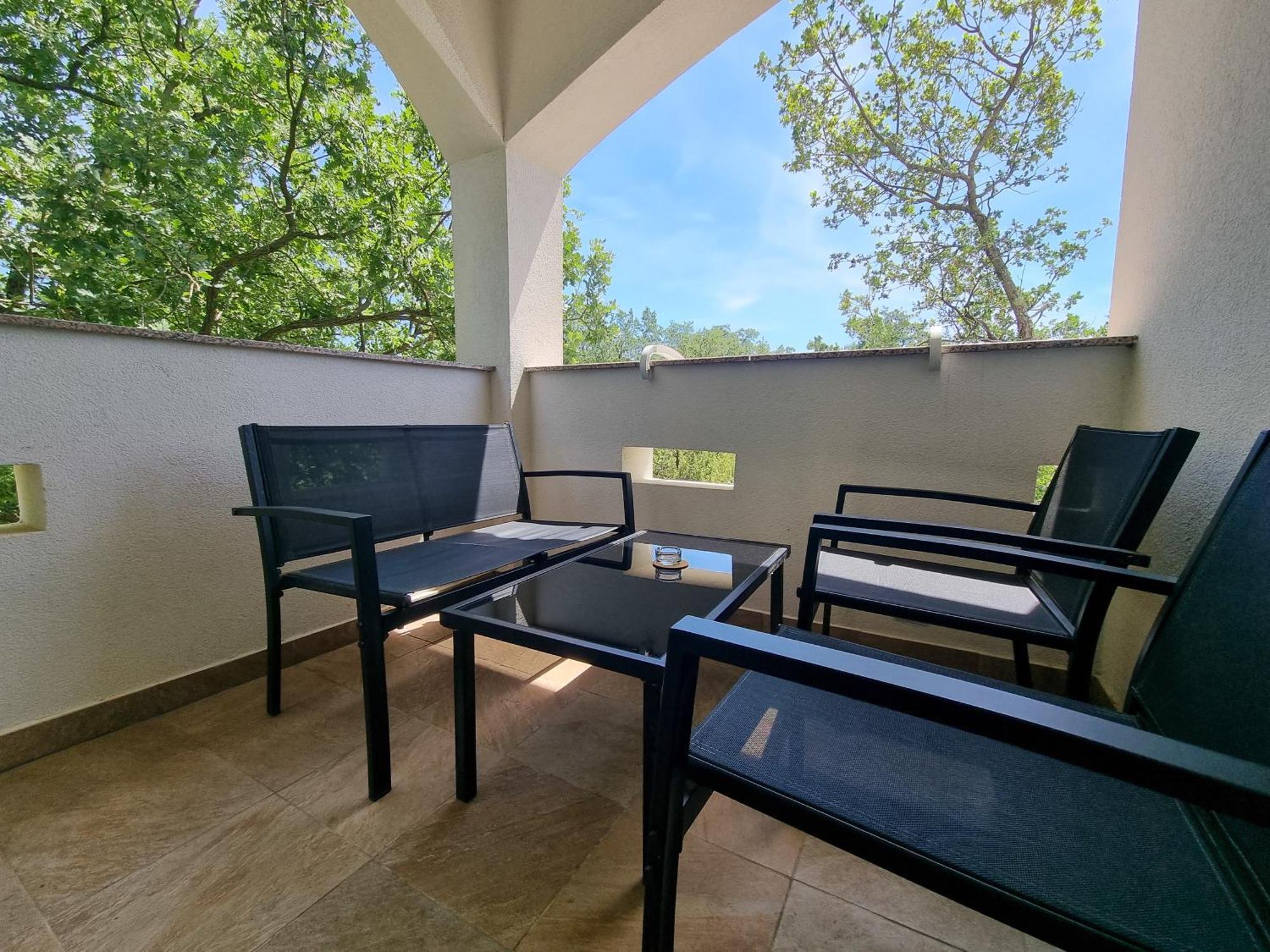 Pinezići Apartments & Room Danijel מראה חיצוני תמונה