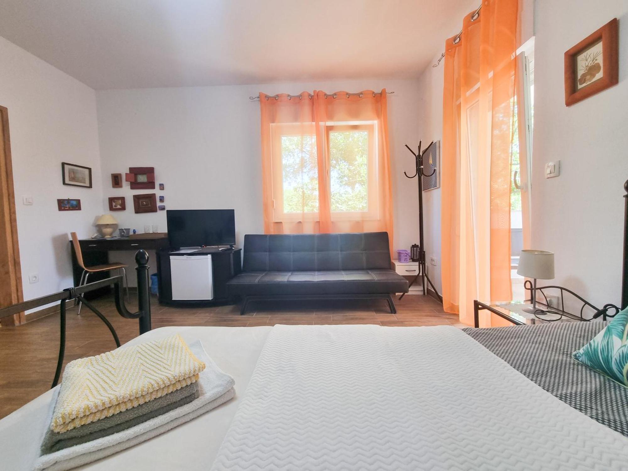 Pinezići Apartments & Room Danijel מראה חיצוני תמונה