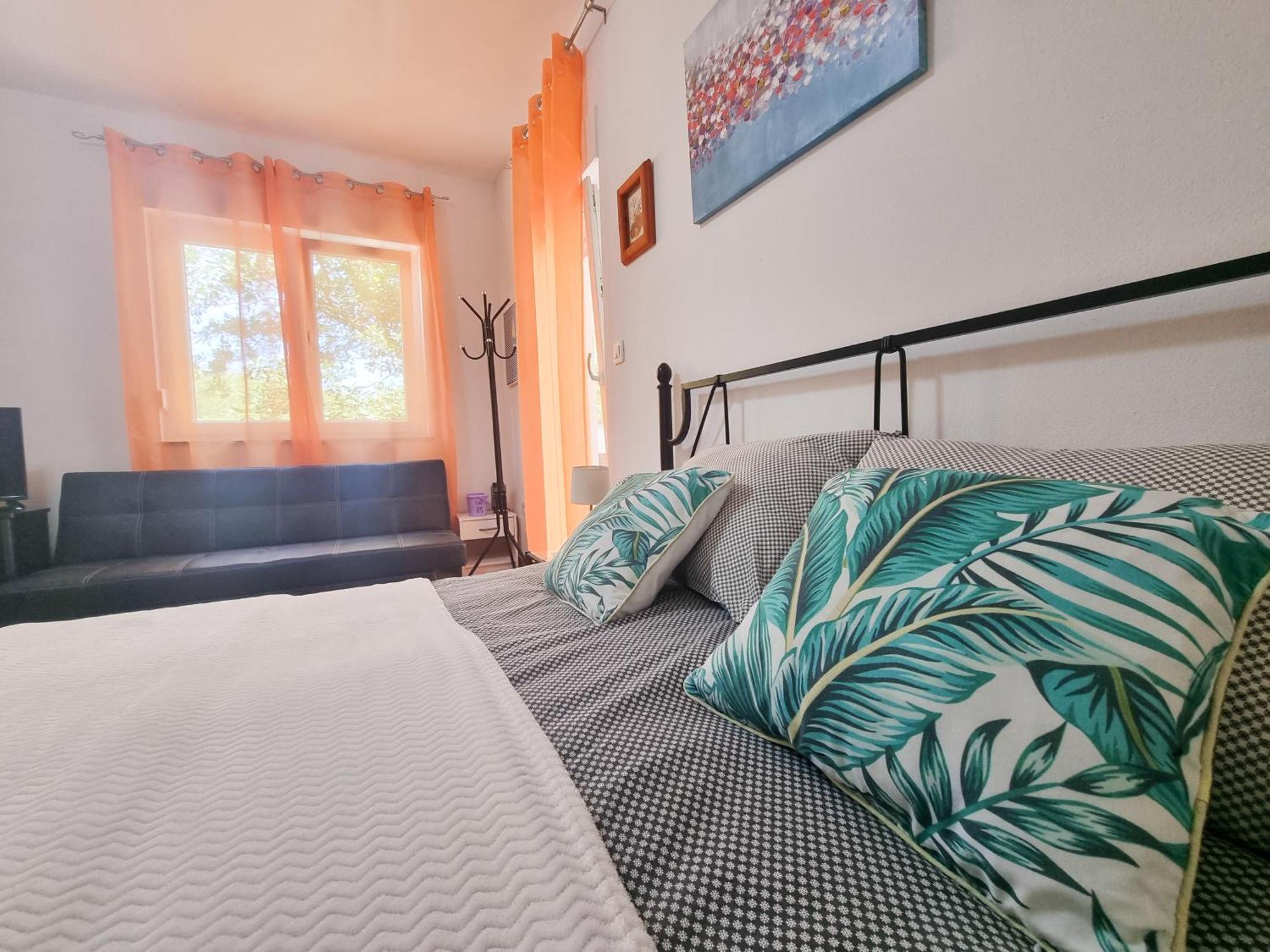 Pinezići Apartments & Room Danijel מראה חיצוני תמונה